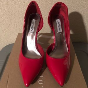 🔥Red Patent Leather Pumps 👠